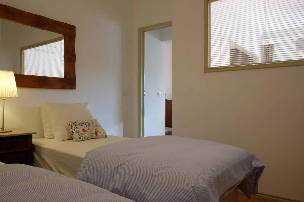 Central 2 Bedroom Apt W/Garden And Pantheon Views Lisbon Apartment